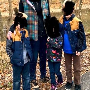 Two old navy boys puffer vests, size 5 (XS) and size 6-7 (s), great condition!